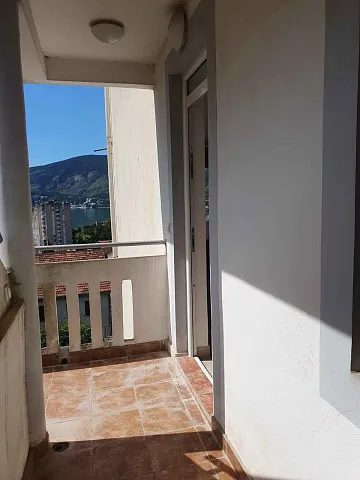 Apartment with one bedroom and sea view in Igalo — photo 8